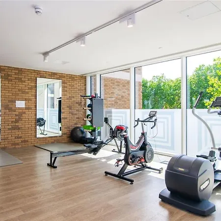 Apartment Modern & Cosy Flat In Kingston *
