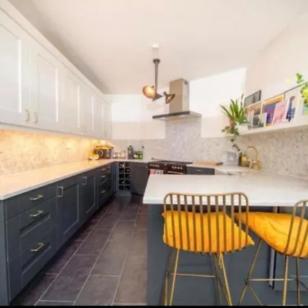 Stunning Walthamstow Village Flat Apartment *