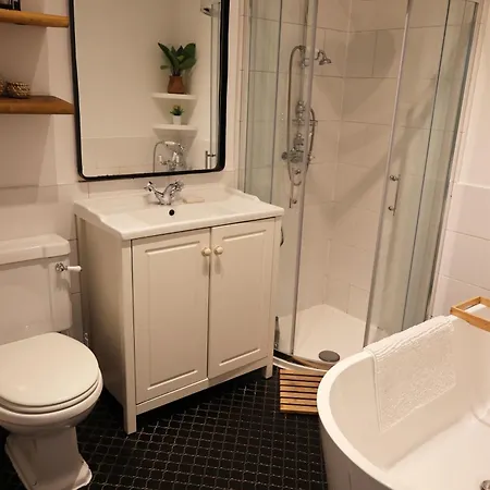 Stunning Walthamstow Village Flat Apartment London