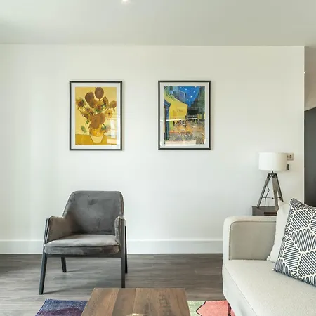 Apartment Mitre Gogh By Artsy *