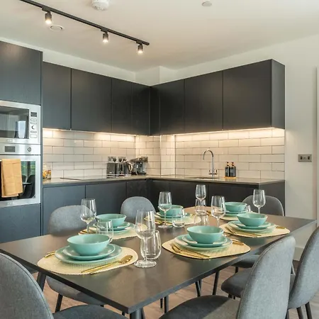 Apartment Mitre Gogh By Artsy London