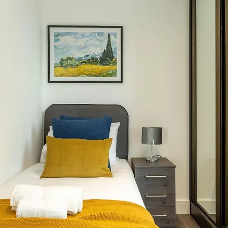 Apartment Mitre Gogh By Artsy