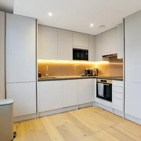 Apartment New In Kensington -2 Bedrooms 2 Baths *