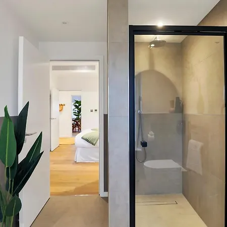 Apartment New In Kensington -2 Bedrooms 2 Baths London