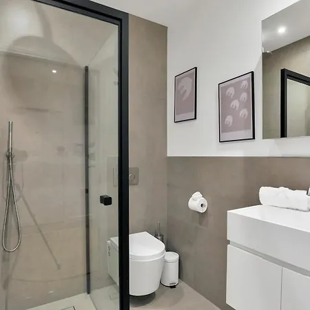 New In Kensington -2 Bedrooms 2 Baths *