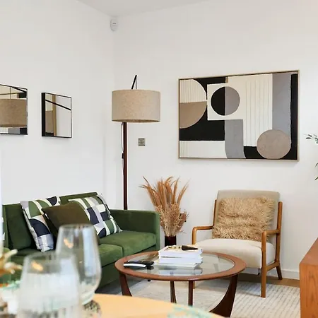 Apartment New In Kensington -2 Bedrooms 2 Baths