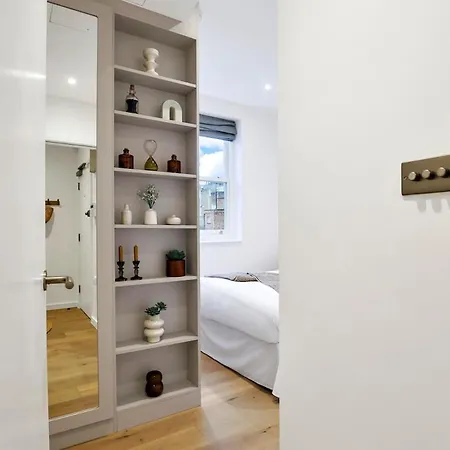 Apartment New In Kensington -2 Bedrooms 2 Baths *