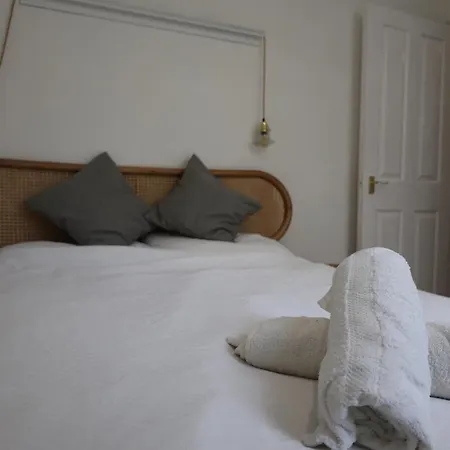 Stunning Walthamstow Village Flat Apartment London