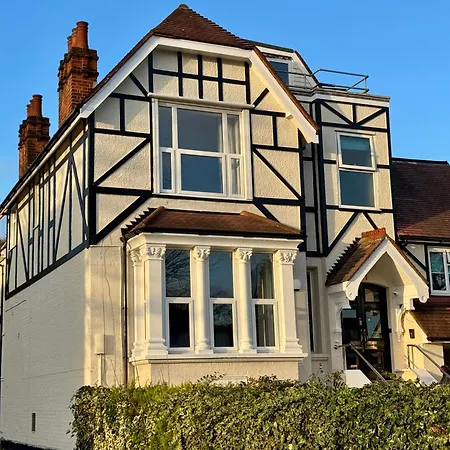Gidea Park Hotel