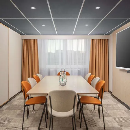 Mercure Earls Court 4* لندن