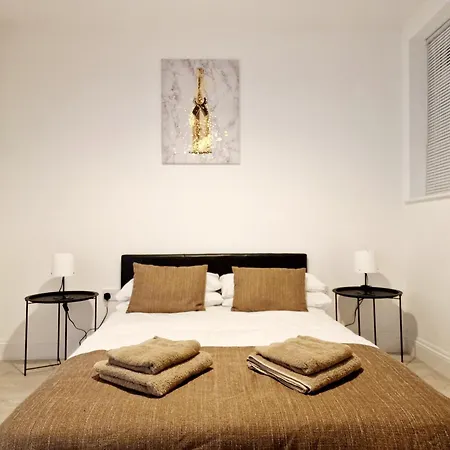 Zdnu 2 Bedroom Reeani Uxbridge