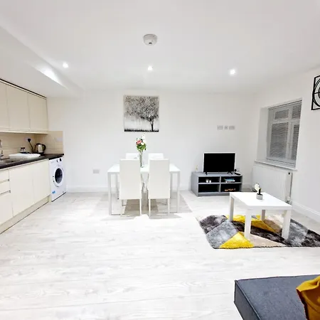 Zdnu 2 Bedroom Reeani * Uxbridge