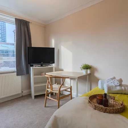 Modern - 15 Mins To London Bridge & Victoria Sleeps 4 Croydon