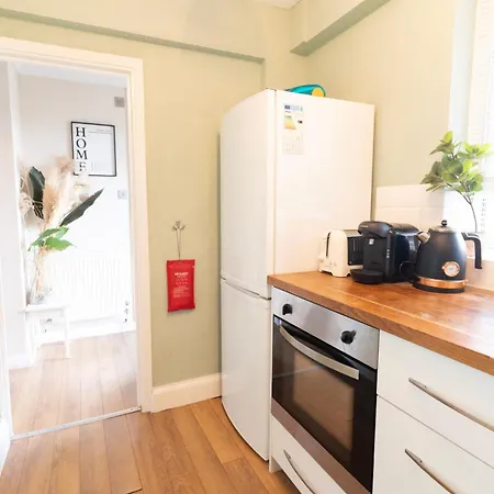 Modern - 15 Mins To London Bridge & Victoria Sleeps 4 Apartment Croydon