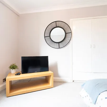 Apartment Modern - 15 Mins To London Bridge & Victoria Sleeps 4 Croydon