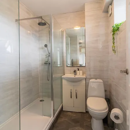 Apartment Modern - 15 Mins To London Bridge & Victoria Sleeps 4 Croydon