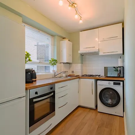 Modern - 15 Mins To London Bridge & Victoria Sleeps 4 * Croydon