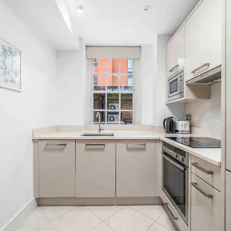 Modern 1 Bedroom Flat