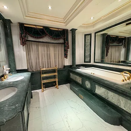 Guest house The Bishops London