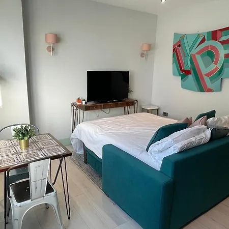 Cute 1-bedroom Ground In Stoke Newington Apartment London