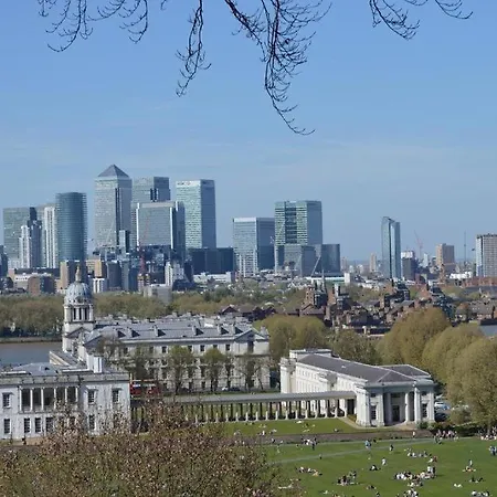 Modern 2 Bedroom Canary Wharf O2 Arena Excel - Great Transport Links Apartment *