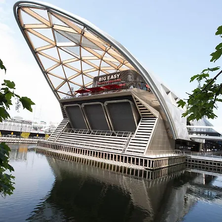 Modern 2 Bedroom Canary Wharf O2 Arena Excel - Great Transport Links Apartment London