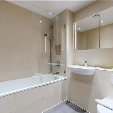 Modern 2 Bedroom Canary Wharf O2 Arena Excel - Great Transport Links London