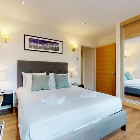 Modern 2 Bedroom Canary Wharf O2 Arena Excel - Great Transport Links Apartment London