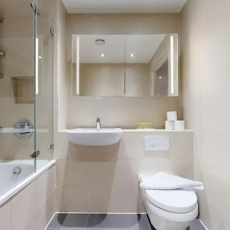 Modern 2 Bedroom Canary Wharf O2 Arena Excel - Great Transport Links London