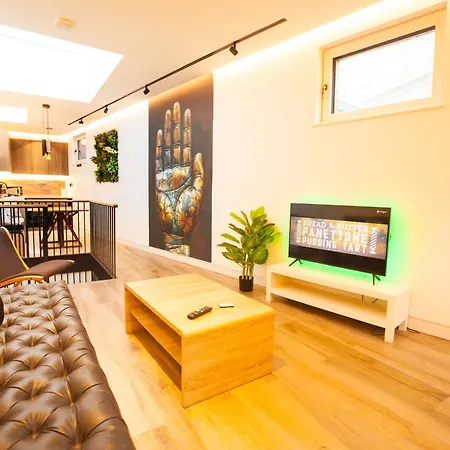 Luxury Kensington House Apartment