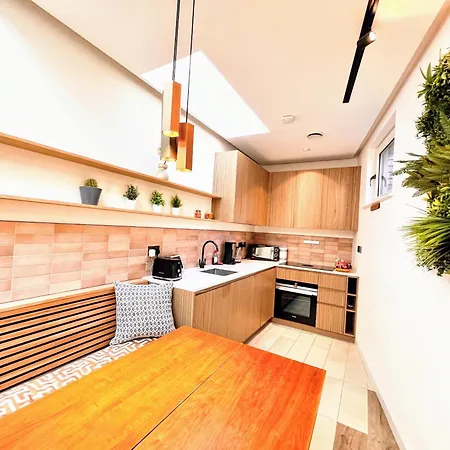 Luxury Kensington House Apartment