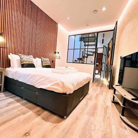 Luxury Kensington House Apartment