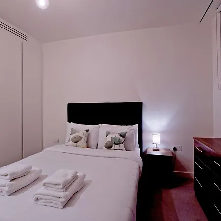Soho House Executive Nr Westfields * London