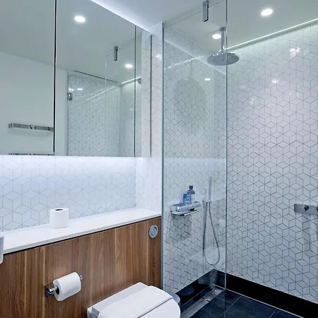 Soho House Executive Nr Westfields *