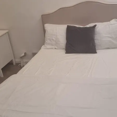 West Road Homestay London