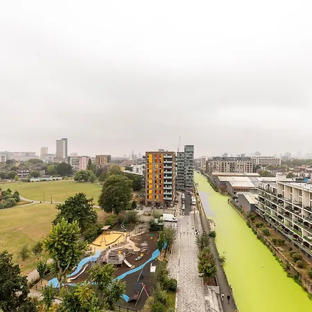 3br Poplar Views Of Canary Wharf *