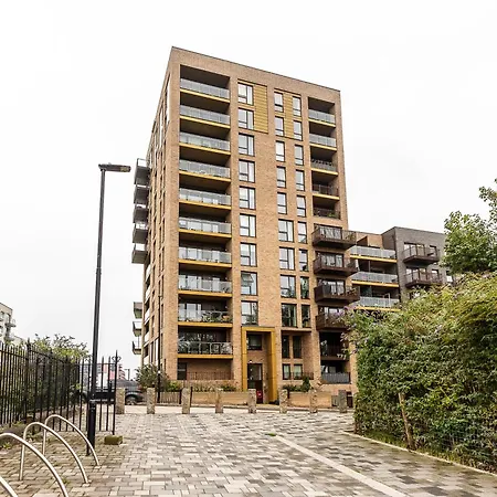 Apartment 3br Poplar Views Of Canary Wharf