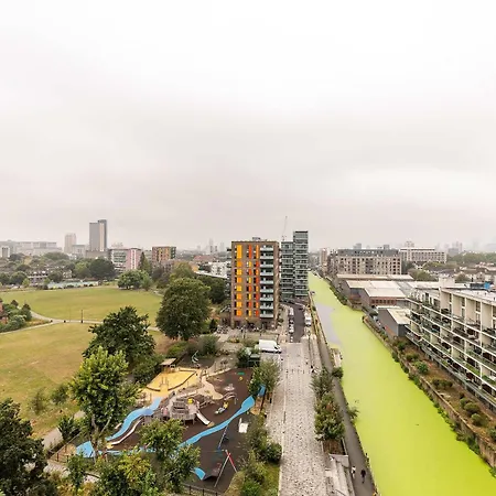 Apartment 3br Poplar Views Of Canary Wharf London
