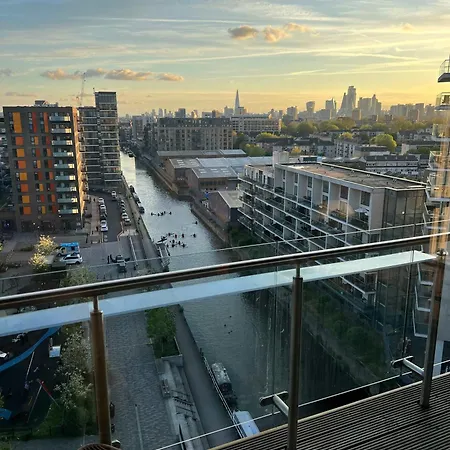 3br Poplar Views Of Canary Wharf Apartment London