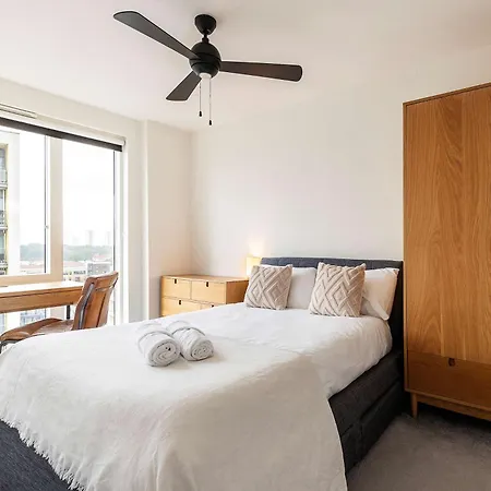 Apartment 3br Poplar Views Of Canary Wharf