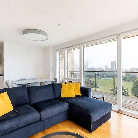 Apartment 3br Poplar Views Of Canary Wharf *