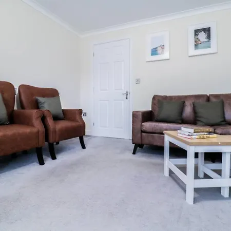 3br House With Parking Near Iron Pier Thames River London