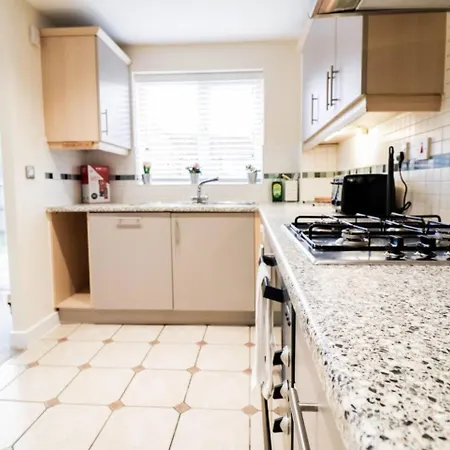 Holiday home 3br House With Parking Near Iron Pier Thames River London