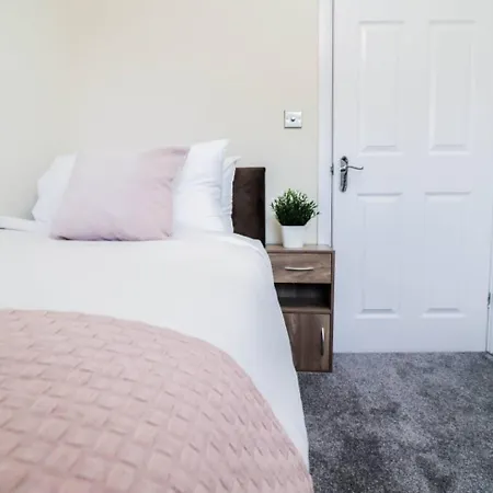 Holiday home 3br House With Parking Near Iron Pier Thames River *