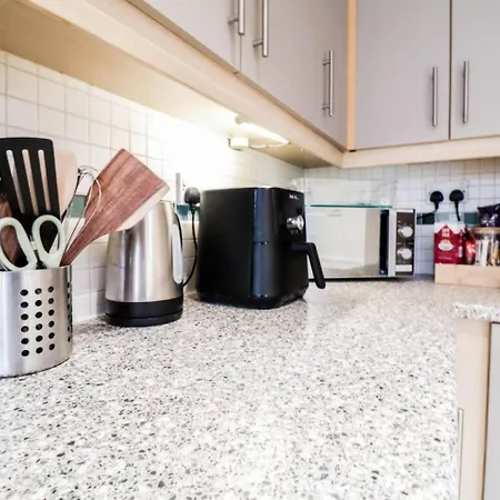 3br House With Parking Near Iron Pier Thames River Holiday home *