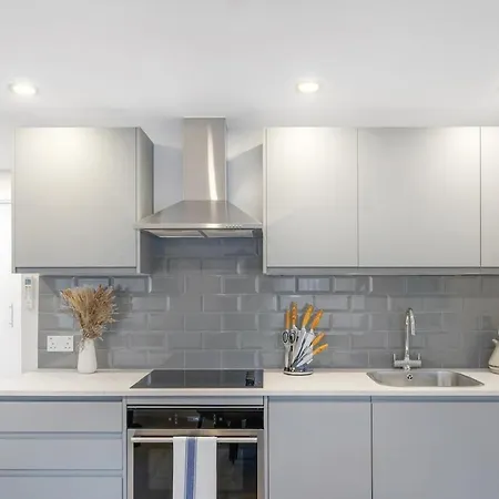 New 1bed With Ac Near Portobello London
