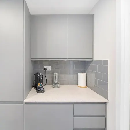 New 1bed With Ac Near Portobello
