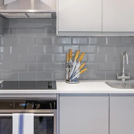 New 1bed With Ac Near Portobello Apartment *