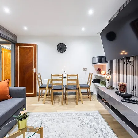 3 Bedroom By River Thames *