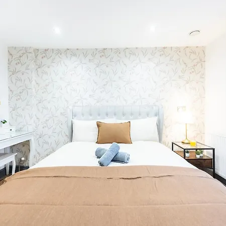 3 Bedroom By River Thames *